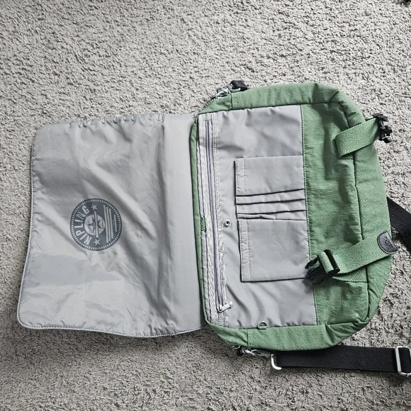 Kipling Unisex Green Laptop Bag 12x16x4 - Picture 9 of 9